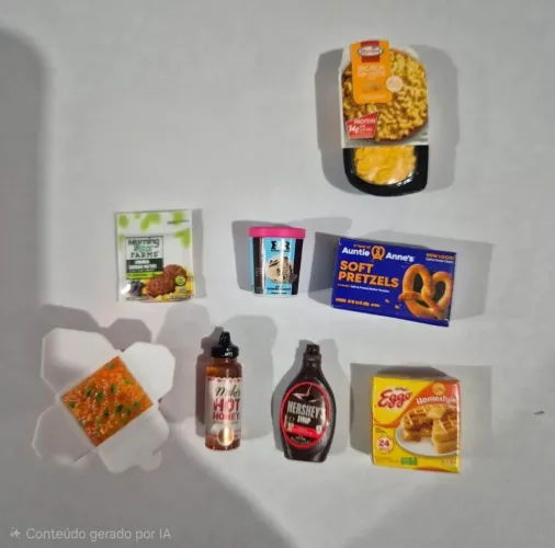 Mini sorvete, mac and cheese e outros itens da Mini geladeira mini brands