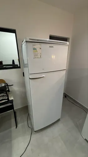 GELADEIRA 450 LITROS