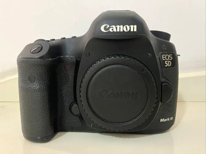 Câmera Cânon Eos 5d Mark Iii (semi Nova)
