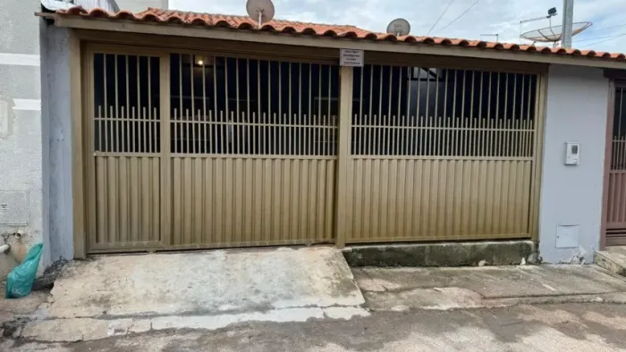 Casa - Valparaíso - Condomínio - Rua Minas Gerais