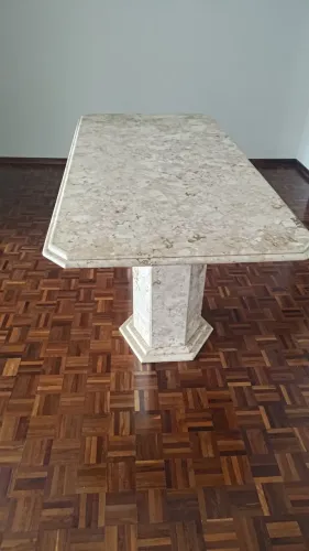 **SUPER OPORTUNIDADE** MESA DE MÁRMORE IMPORTADO 