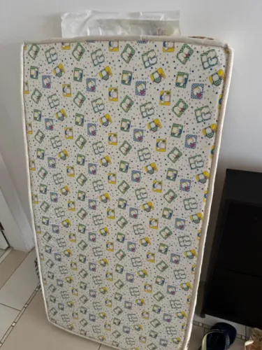 Vendo colchão para berço e para mini berço kit 
