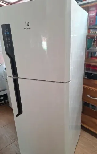 Geladeira Electrolux TF55 Frost Free Duplex Branca.