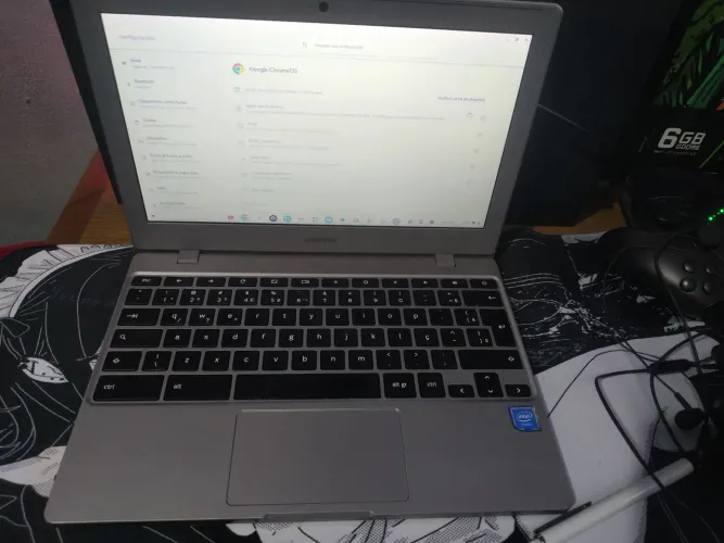 Chromebook + carregador