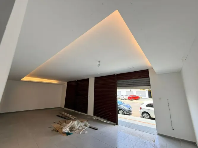 GALPÃO COMERCIAL NA 13 DE MAIO