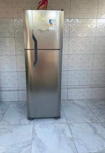 GELADEIRA ELECTROLUX DUPLEX FROST FREE PAINEL DIGITAL SEMINOVA