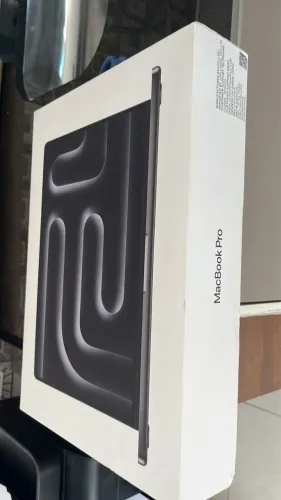 MacBook Pro m5