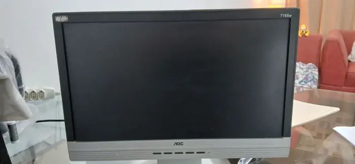Monitor AOC pequeno sem os fioss