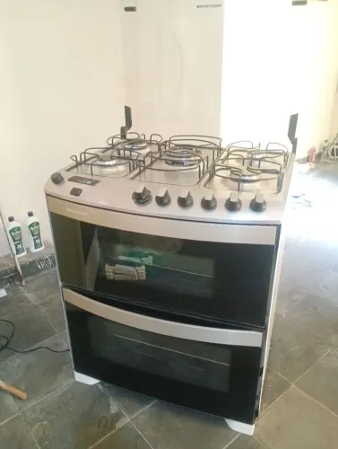 Fogão com forno elétrico,tem que vir buscar