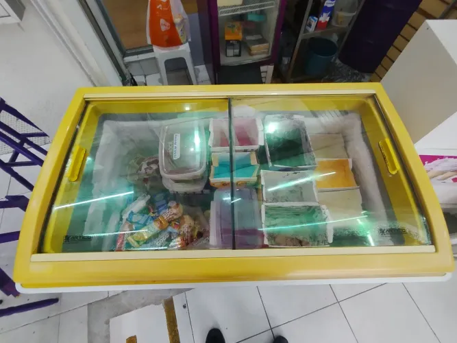 Vendo ,freezer de sorvete 