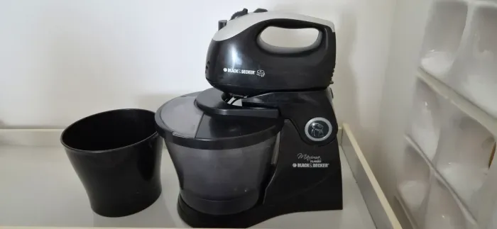 Batedeira Black e Decker pouquíssimo usada