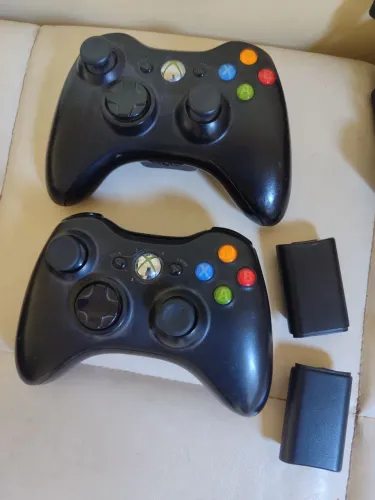 2 Controles Originais Xbox 360 em Ótimo Estado
