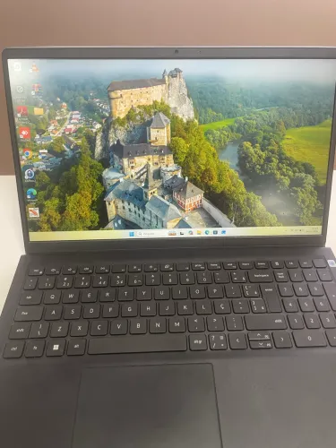 Notebook Dell Vostro 3510 - i5 11th 8GB RAM Com Leitor de Biometria
