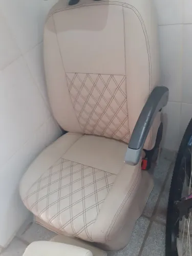 BARBADA!!! BANCO DE COURO SEMI NOVO PARA MOTORHOME