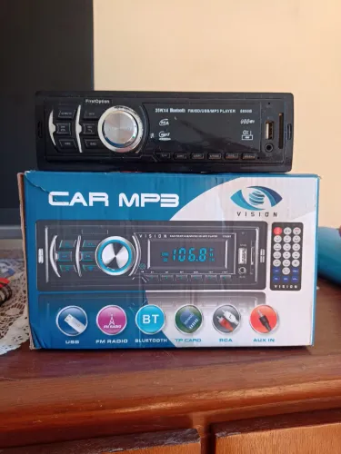 Vendo dois sons de carro, sendo um na caixa e com controle remoto por R$150
