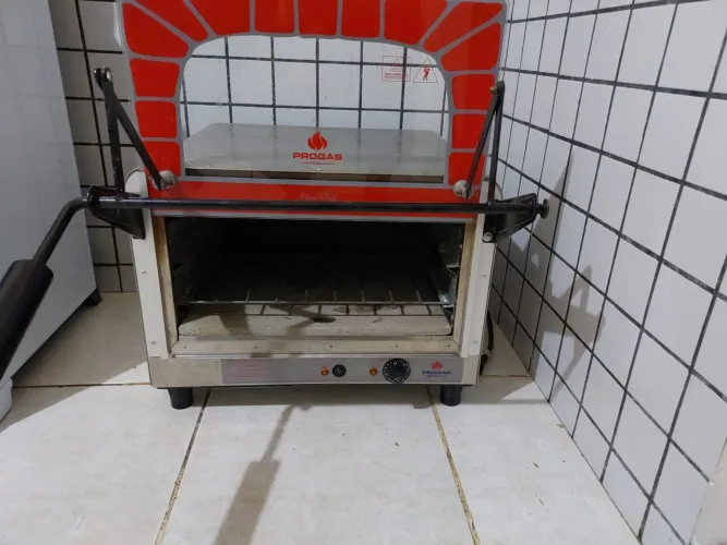 Forno pequeno com pedra