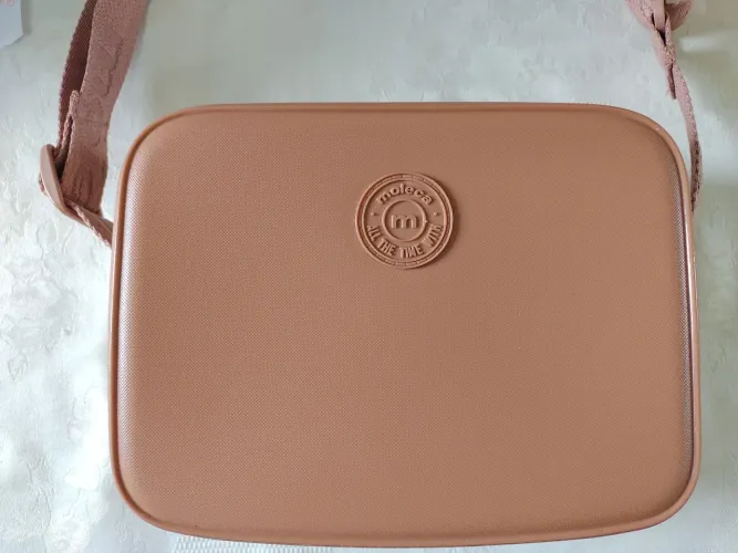 Bolsa Feminina Moleca Quadrada Usada com alça transversal na cor nude 