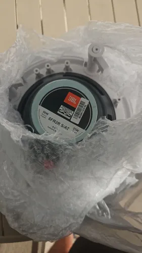 AUTO FALANTES JBL cada