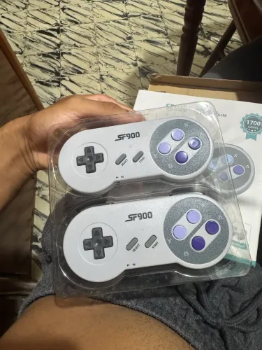 Console Retrô SF900 1700 Jogos com 2 Controles Sem Fio