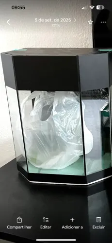 Vende-se Aquário para beta, formato de trapézio apenas 7 meses de uso 