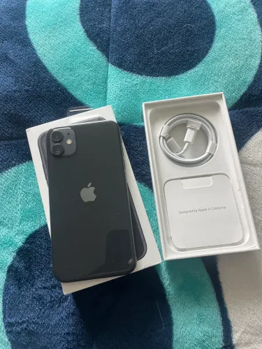 iPhone 11 na caixa