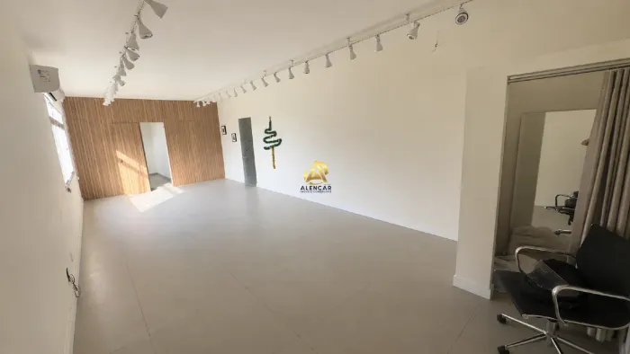 Sala comercial com 60m² no Moviment Mall, Praia da Costa Estrutura pronta para operação