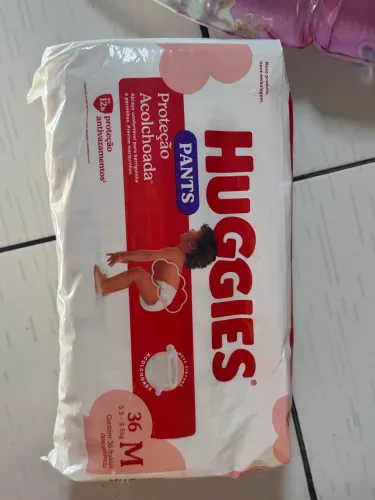 Fraldas descartáveis tenho 2 pacotes 30 reais cada