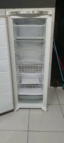 Vende um freezer vertical