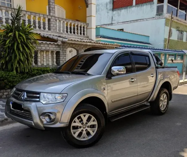 Mitsubishi L200 Triton HLS 2.4 Flex 16V CD Mec. 2016