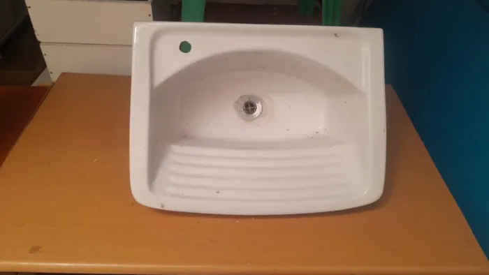 TANQUE DE LOUÇA POR 150,00 APENAS DINHEIRO OU PIX