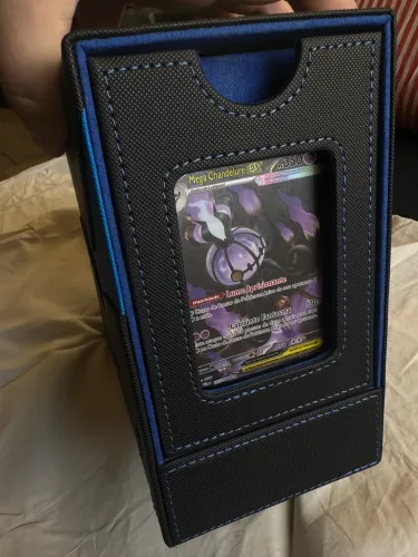 Kit Pokémon TCG 432 Cartas + 200 Sleeves + Deck Box