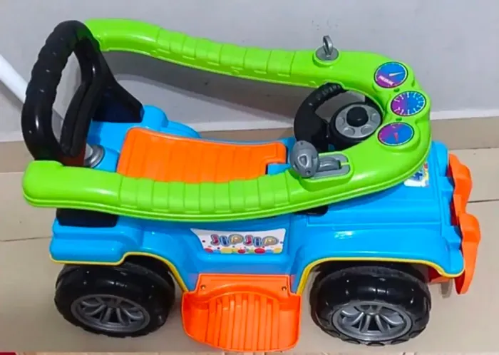 Carrinho de passeio jeep