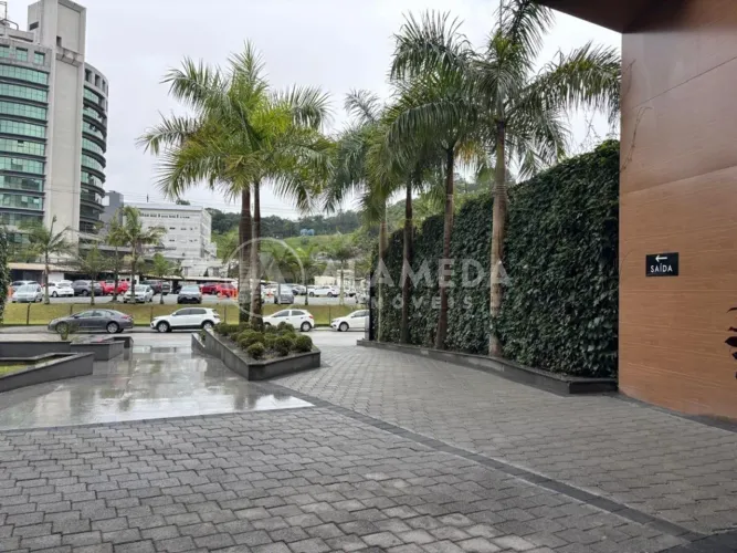 Excelente Sala Comercial nova, de 96m2 no Bairro Garcia em Blumenau!