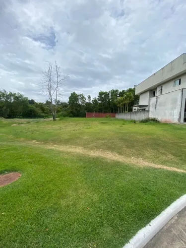 Lote Plano- Jardins Veneza- 605 m², RARIDADE ao Lado da Reserva.