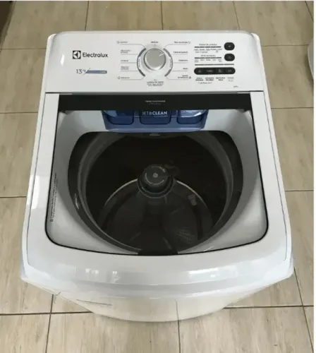 Máquina de Lavar Electrolux 13kg Branca Essential Care com Cesto Inox