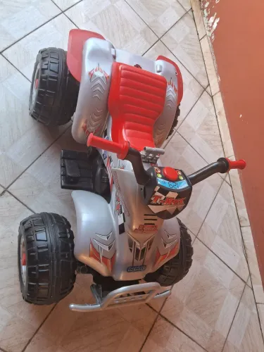 Quadriciculo Elétrico Infantil _ Pegperego