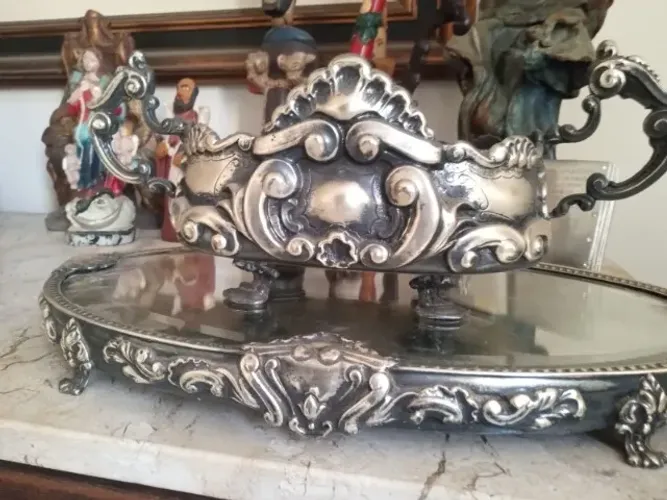 Floreira com presentoir em metal espessura em prata