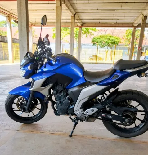 Moto muito boa confortável