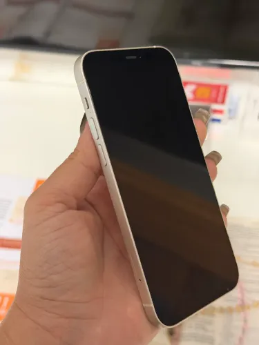 Celular IPhone 12   1100 sem desconto 