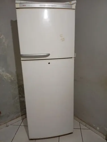 Venda-se geladeira bosch