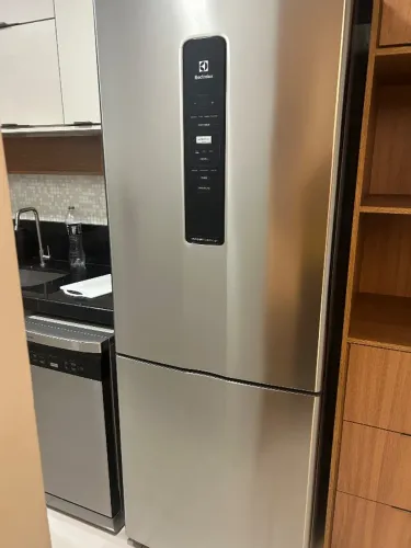 Geladeira Electrolux Frost Free Inverter 490l Inverse Ib51s Inox - 06 meses de uso