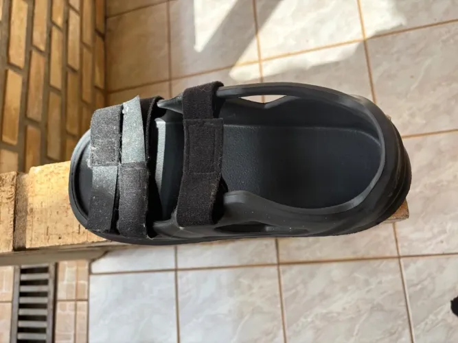 Sandália Imobilizador de Joelho Ortopédico Fixo com Velcro - Preto