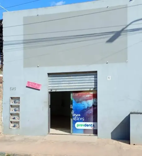 Centro comercial para aluguel possui 60 metros quadrados com 1 quarto