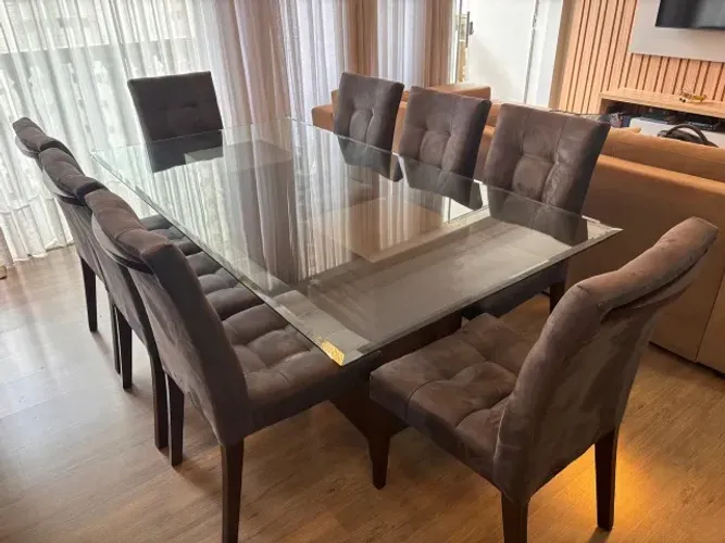 Mesa de jantar com cadeiras - 8 lugares