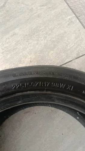 Pneu 225/50/R *.