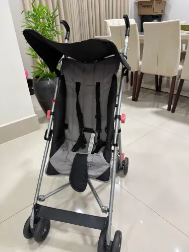 Carinho guarda chuva