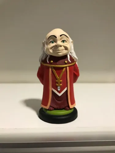 Estátua mestre dos magos do desenho animado caverna do dragão 