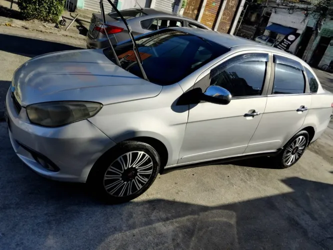 Fiat Grand Siena Tetrafuel 1.4 EVO F. Flex 8V 2014