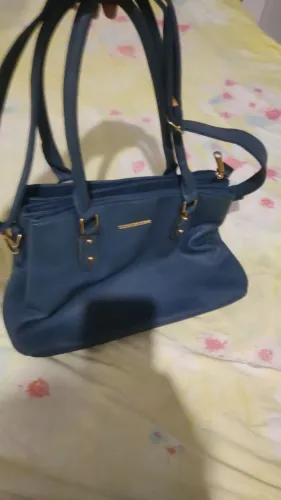 Bolsa em couro, tam.média, nova