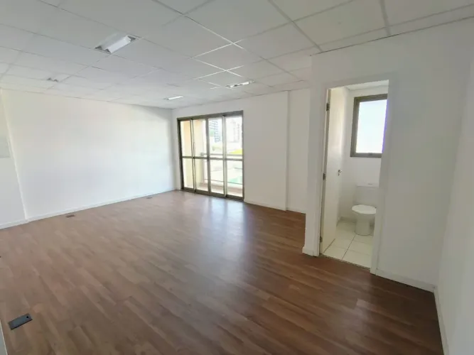 Sala Comercial para locação por R$1.690,00 no Rudge Ramos  S.B Campo/SP